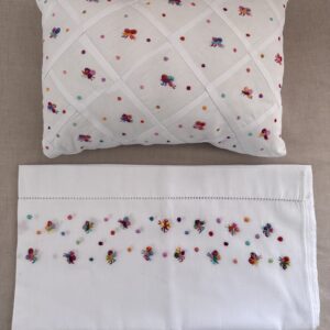 JUEGO SABANA Y ALMOHADA BORDADA 1 - Image 1