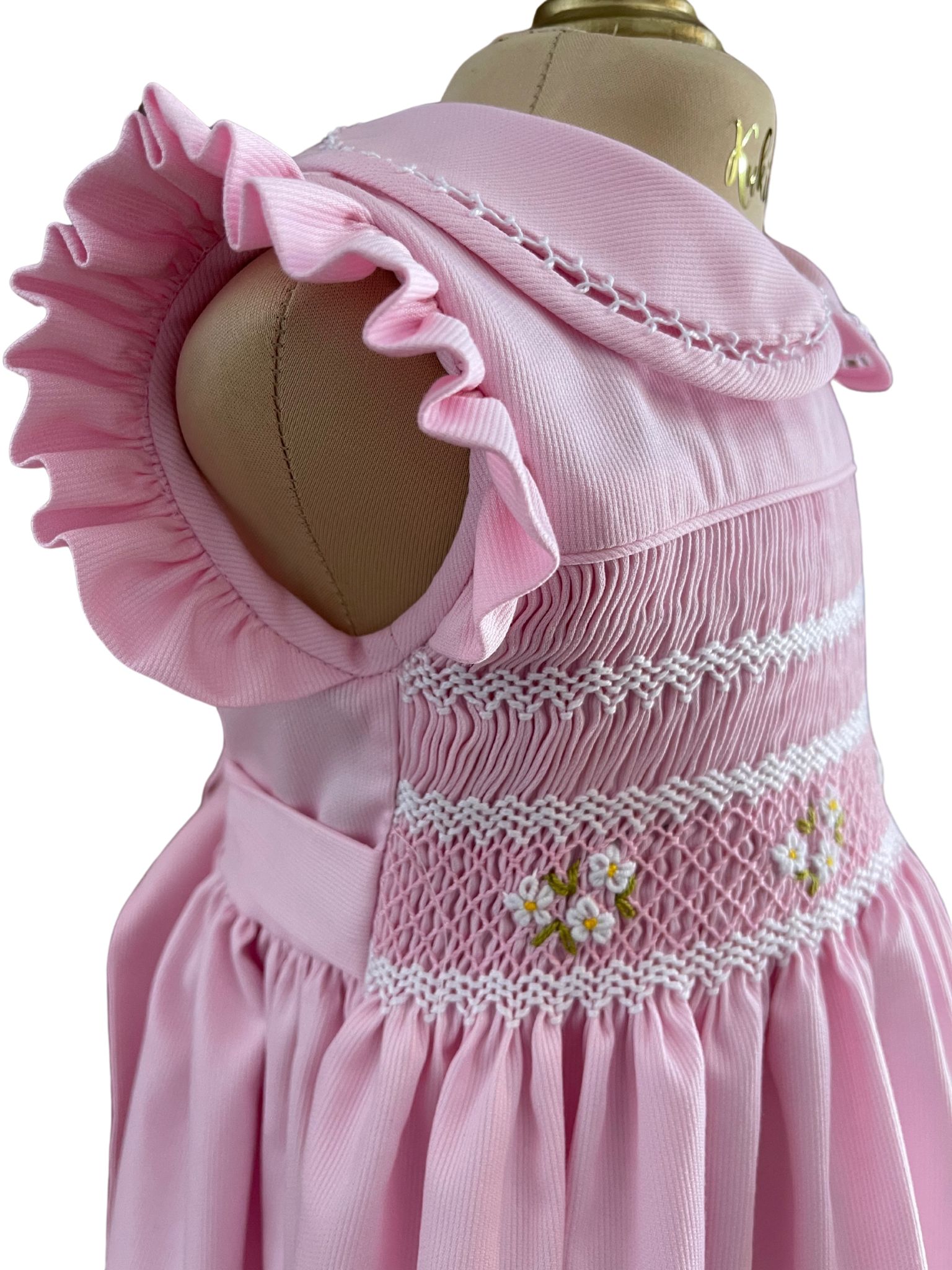 Vestido casual para niña Heidi pique rosa liso bordado a mano detalle