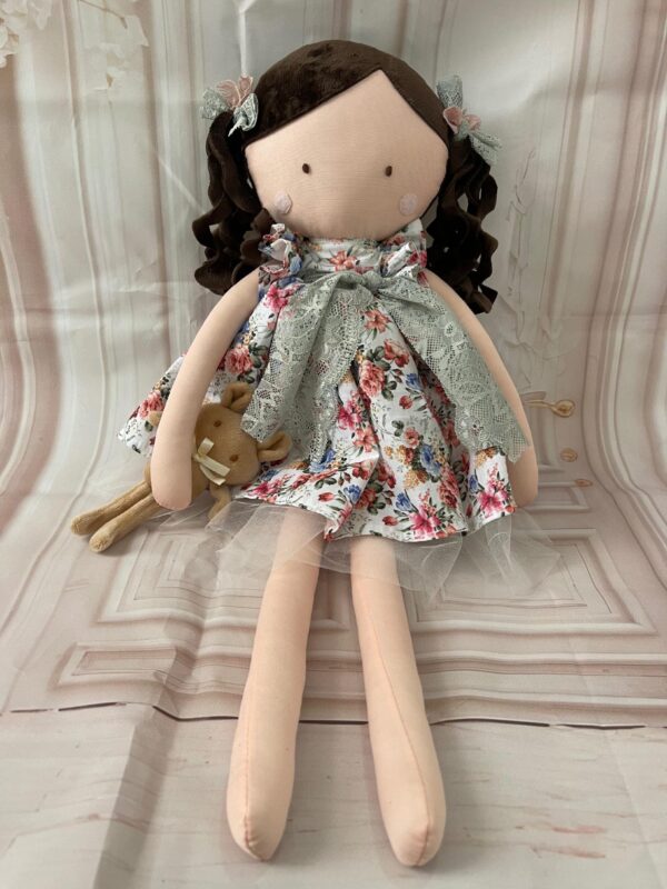 Muneca para nina Emilia 1