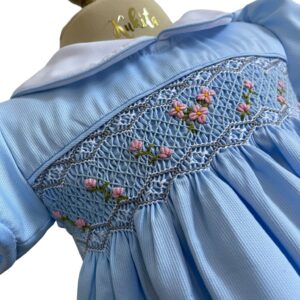 Vestido Luna cuello suave detalle